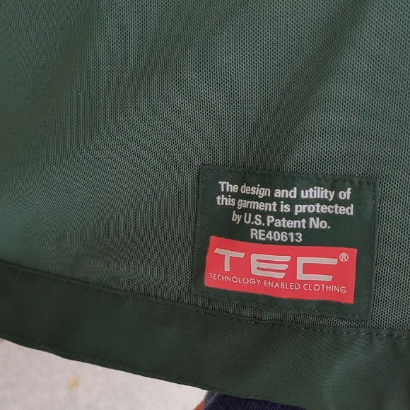 Dark Green High Collar Sleeveless Vest - Picture 5 of 8